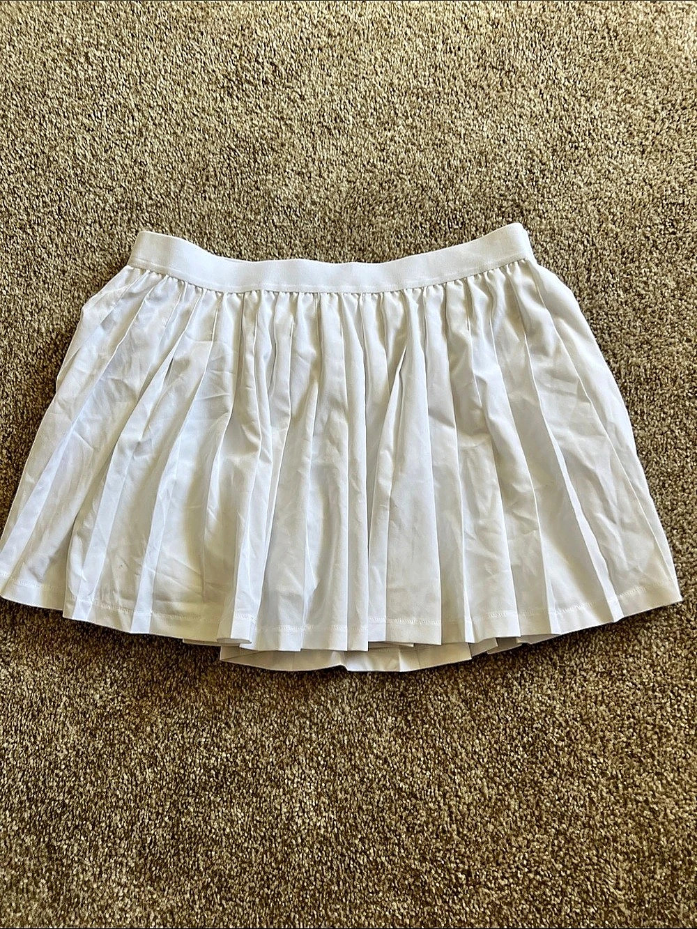 D Pleated Striped Mini Skirt in White Size Large Like New